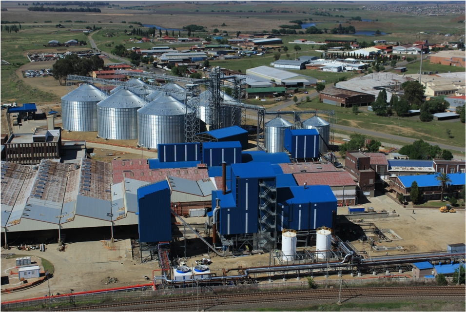 The company’s biggest asset in the country, the Standerton soy crushing plant is also the biggest soy crushing facility in South Africa. It processes soy from both COFCO International’s partner farms and third parties to produce oil and soy meal for animal feed. 