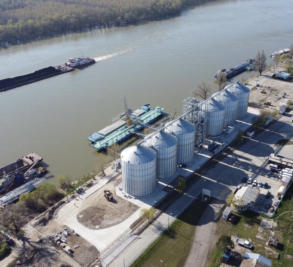 COFCO International’s key physical assets are all spread in Romania. They include two inland silos and four silos spread along the river with a total capacity of 117 kmt. 